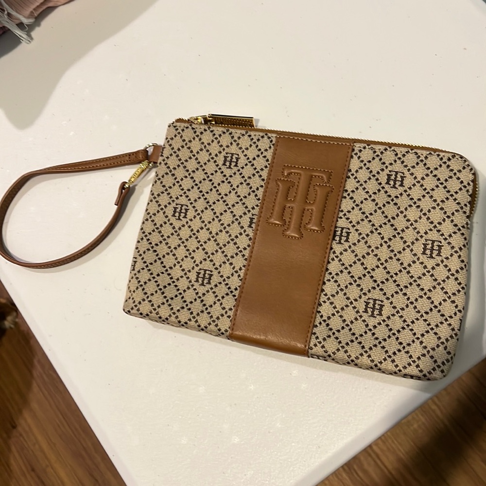 Tommy Hilfiger wristlet